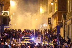 Els disturbis a França comencen a disminuir després de la sisena nit, amb 157 detinguts