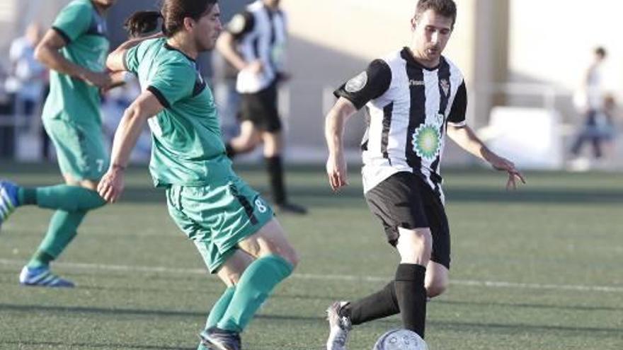 El Almazora superó con claridad al Calpe, ayer, en el José Manuel Pesudo.