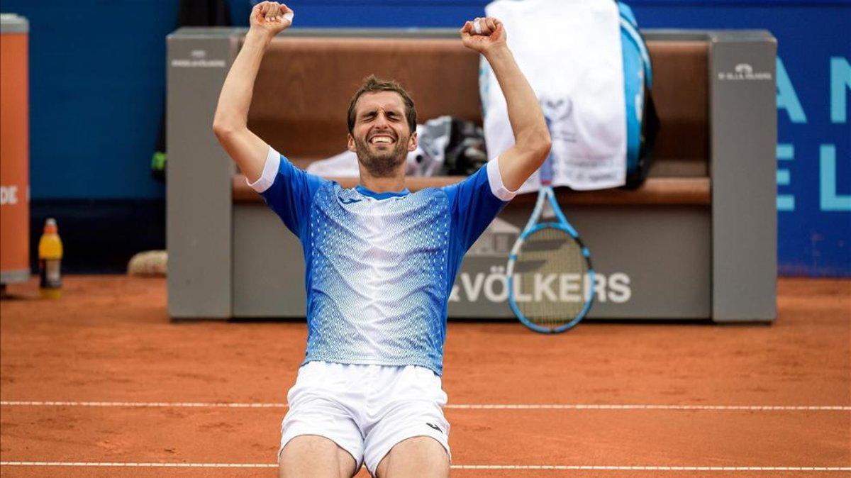 Albert Ramos celebró el título a lo grande