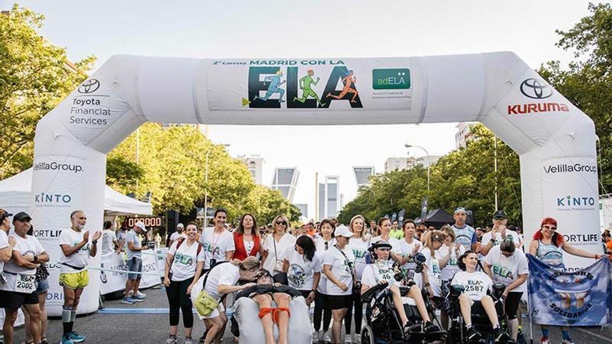 La Carrera Madrid con la ELA recorre el paseo de la Castellana