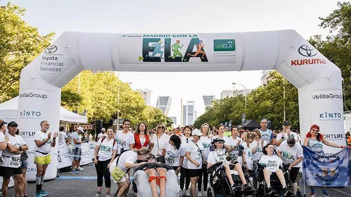 La Carrera Madrid con la ELA recorre el paseo de la Castellana