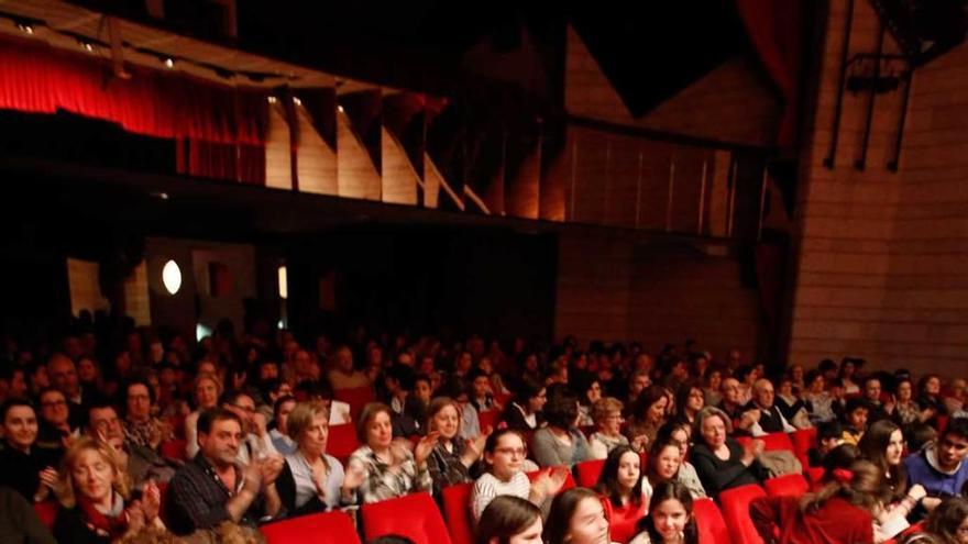 Asistentes, ayer, al concierto en la Casa de Cultura.