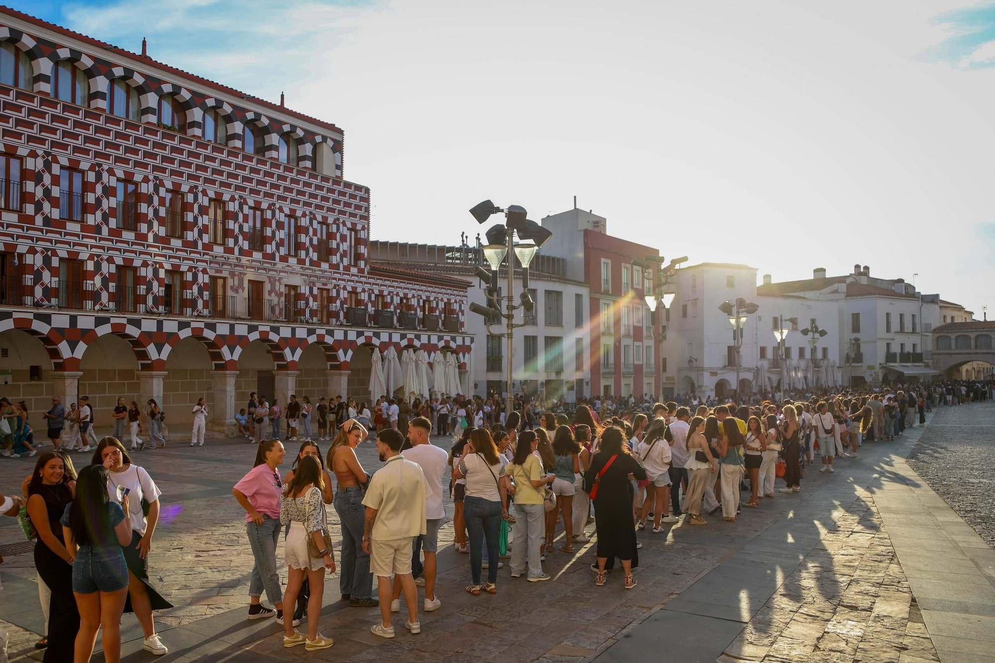 Colas para el concierto de Cano en Badajoz