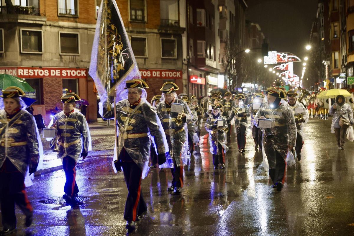 La cabalgata de Reyes en la zona oeste de Gijón, en imágenes