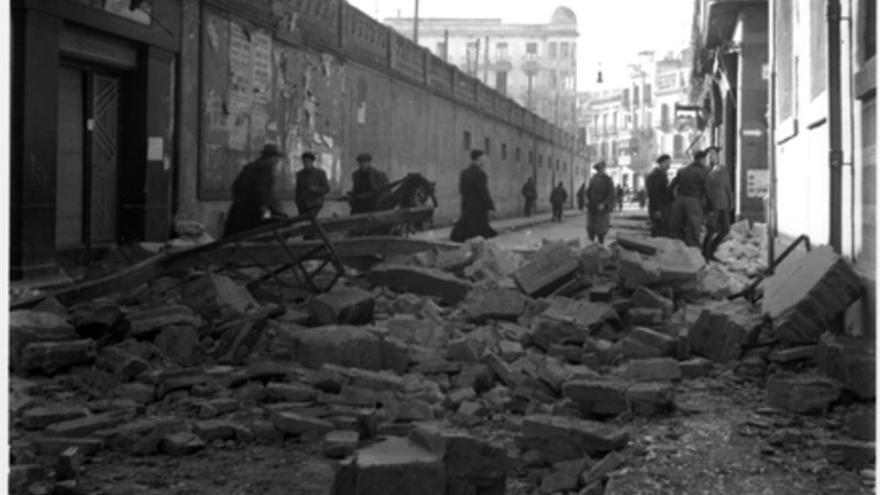 Destrosses al carrer Nou de Girona, el 4 de febrer del 1939.