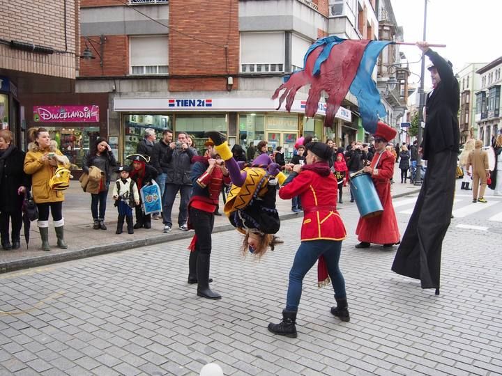 DESFILE DE CARNAVAL EN POLA DE SIERO