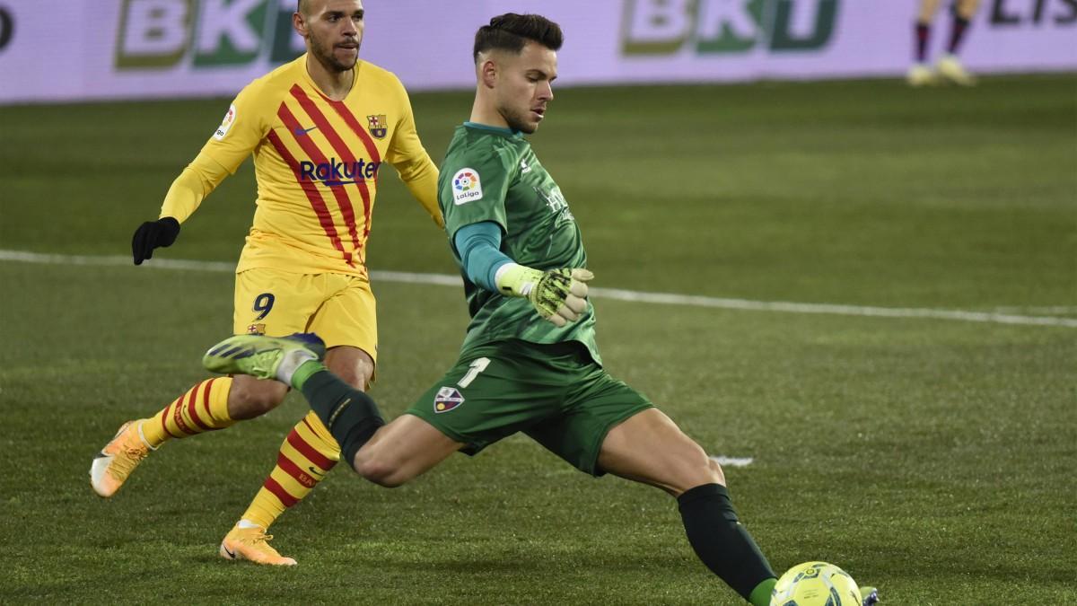 Álvaro Fernández durante el enfrentamiento ante el Barça en la primera vuelta