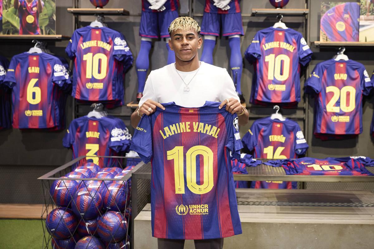Lamine Yamal, con su camiseta con el '10'