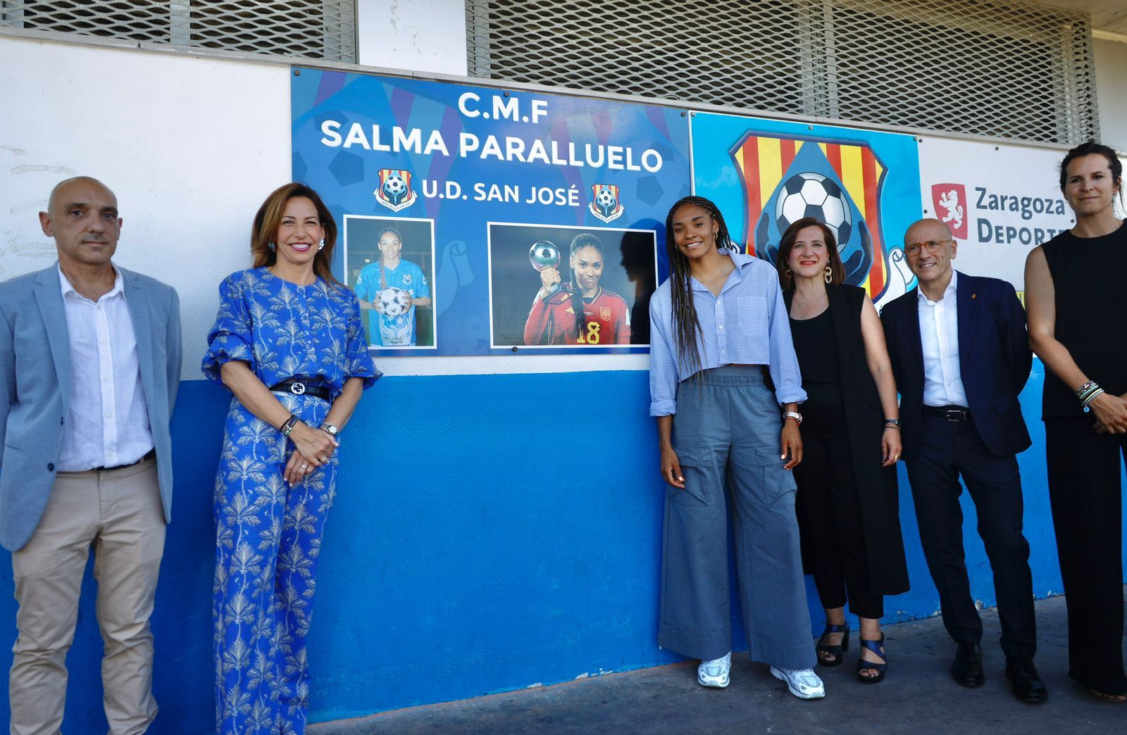 En imágenes | Salma Paralluelo ya da nombre al campo de fútbol de San José
