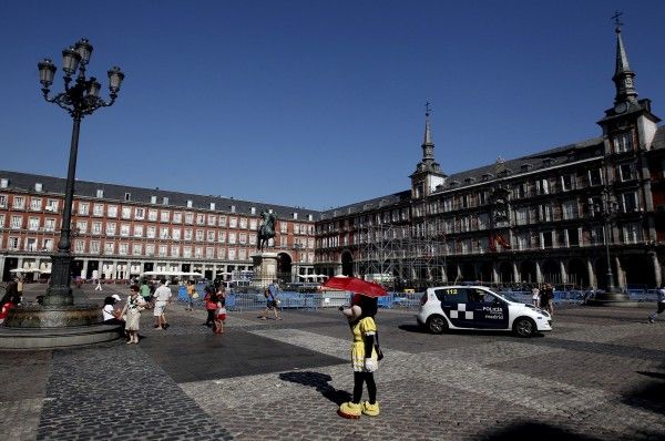 Desalojo de los indignados acampados en la Puerta del Sol y el Paseo del Prado