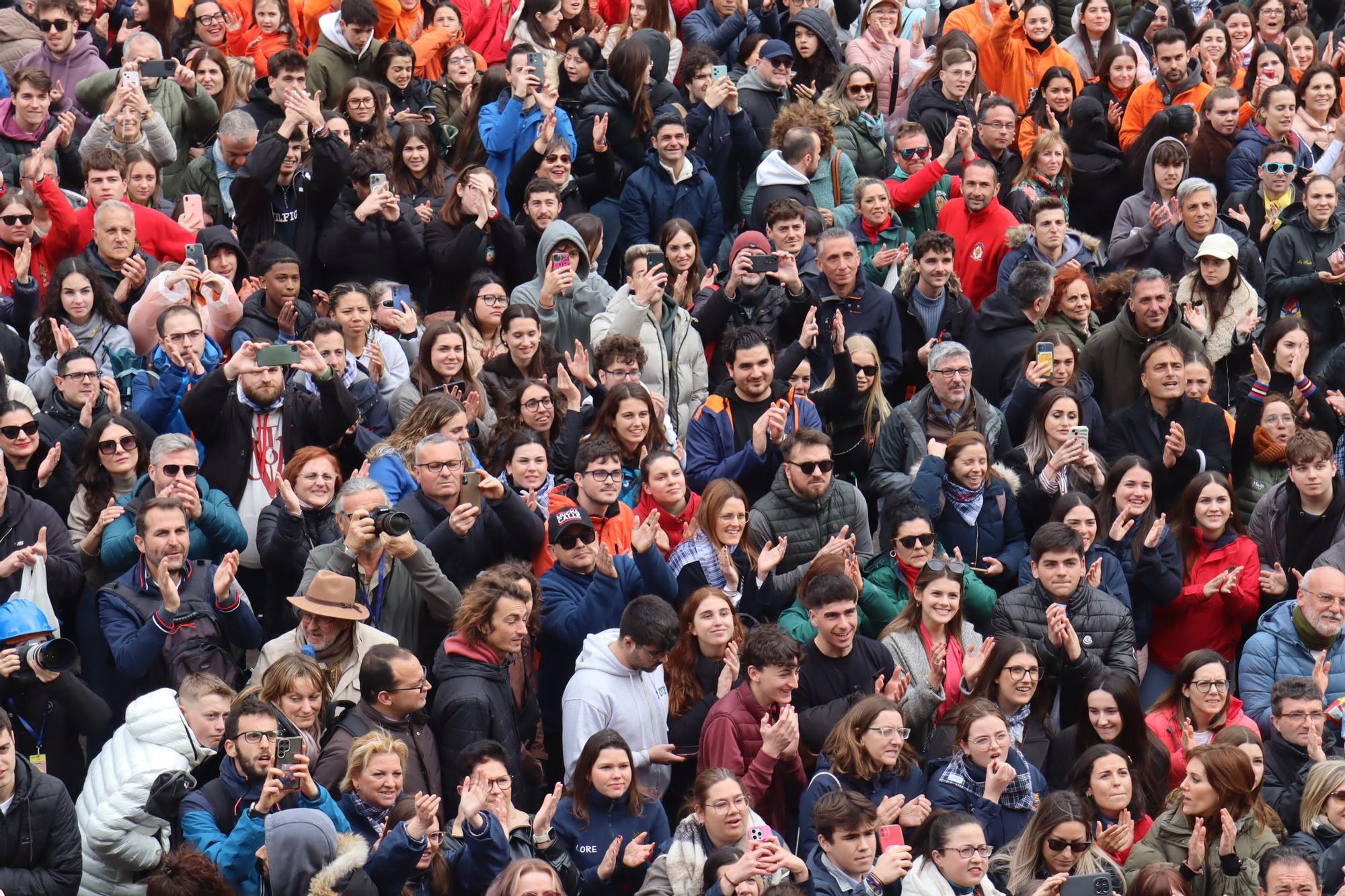 El repetable público aplaude...