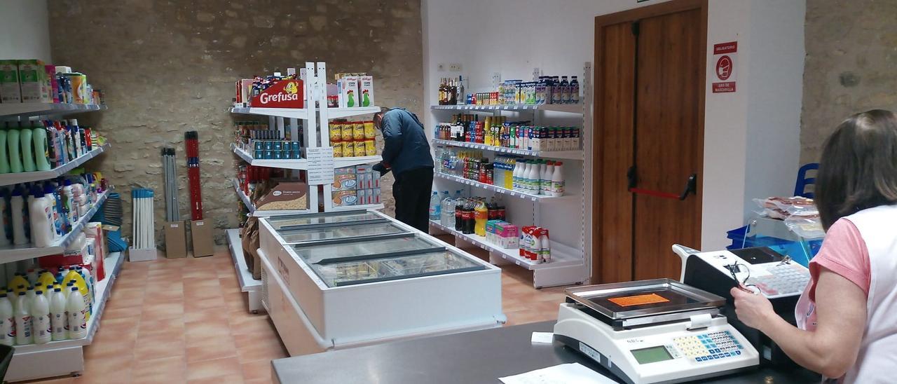 La tienda de la Todolella reabrió recientemente sus puertas tras cinco años cerrada.