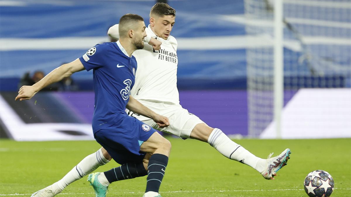 Valverde pugna con Kovavic en el Real Madrid - Chelsea