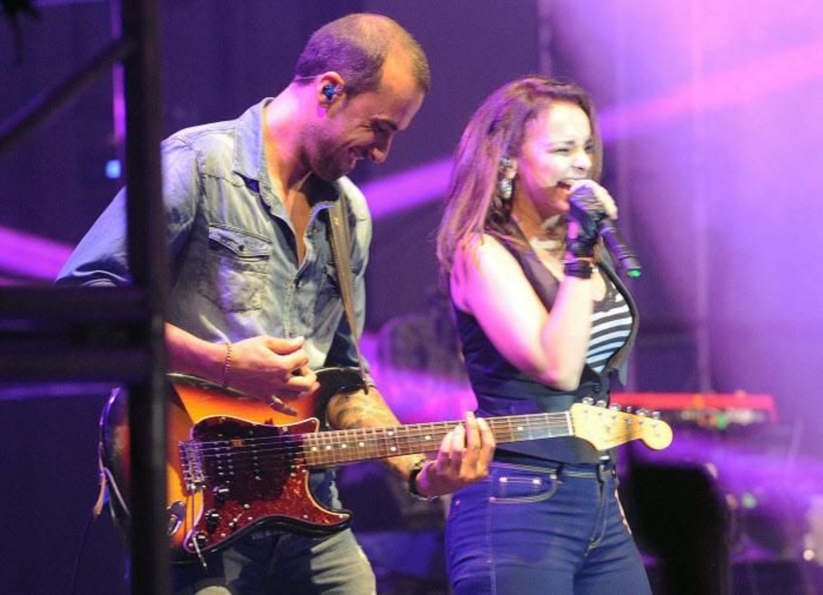 La cantante también tuvo una relación con Javier Arpa, uno de sus guitarristas