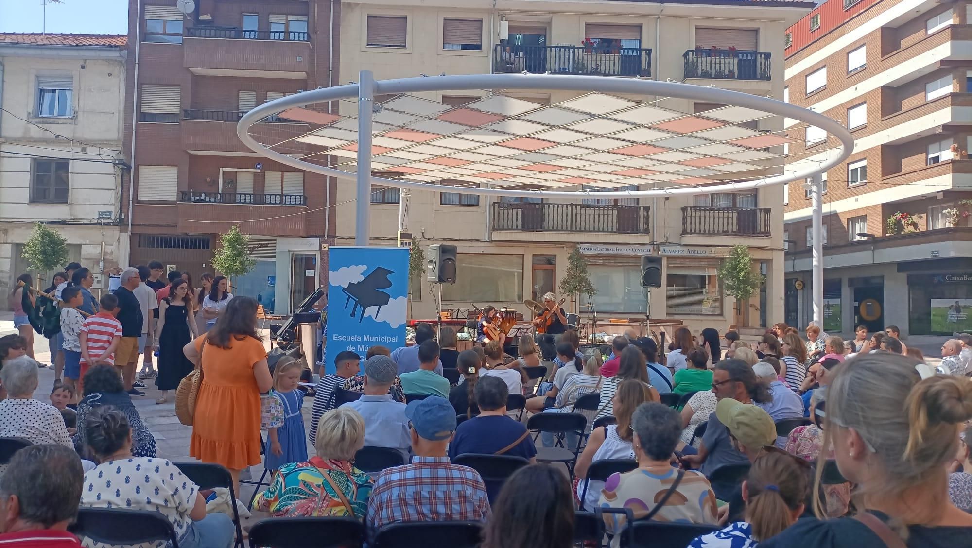 Grado arranca con música el programa "Emplazarte" de "cultura de calle"