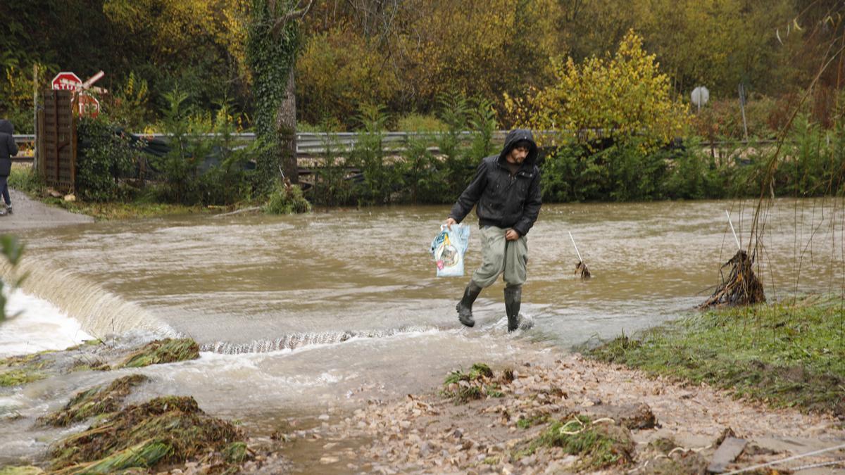 Inundaciones en Asturias: Todas las imágenes de una complicada jornada de lluvias