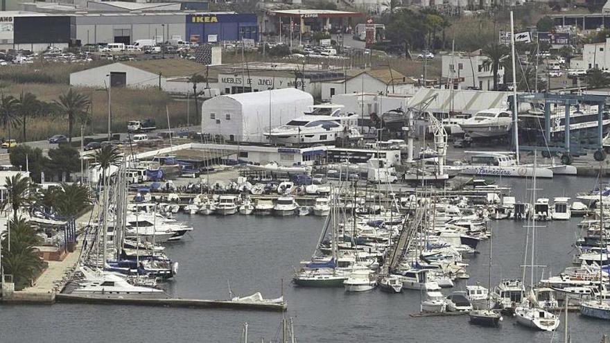 Los pantalanes del Club Náutico Ibiza, en el puerto de Ibiza.