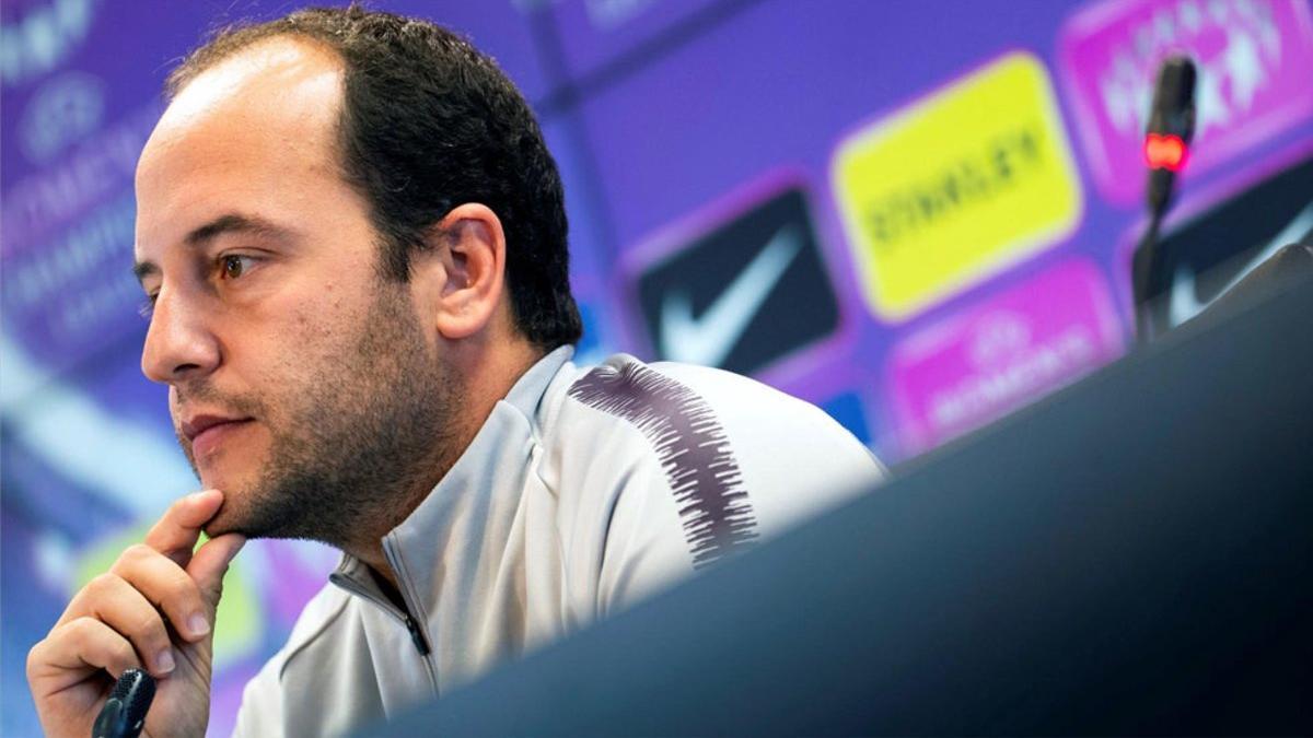 Lluís Cortés, técnico del Barça Femenino, en rueda de prensa