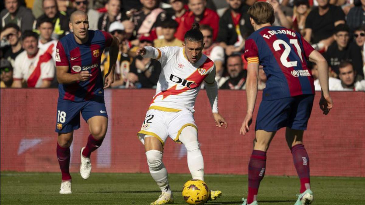 Romeu y De Jong presionan a Espino