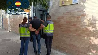 Tres detenidos por pagar con billetes falsos a repartidores de comida en Sevilla