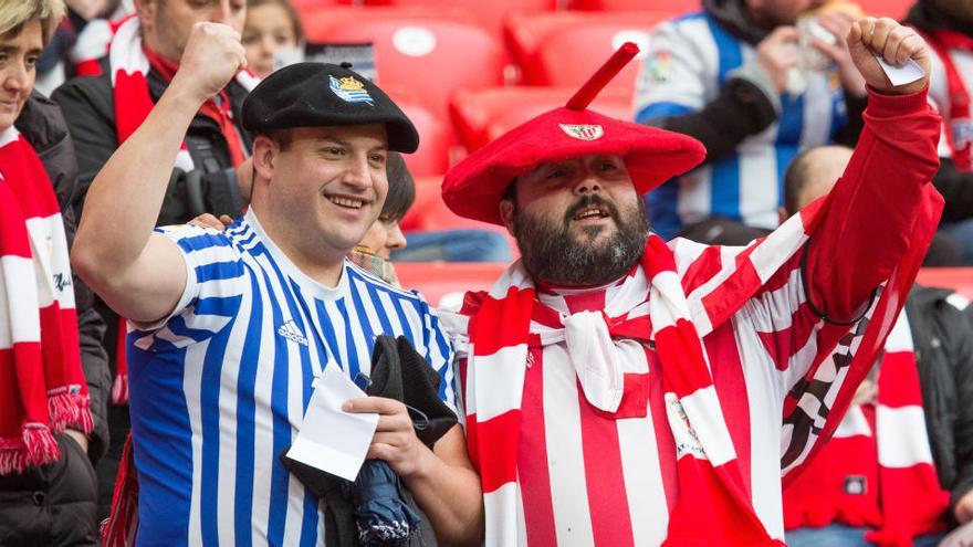 Aficiones de Real Sociedad y Athletic.