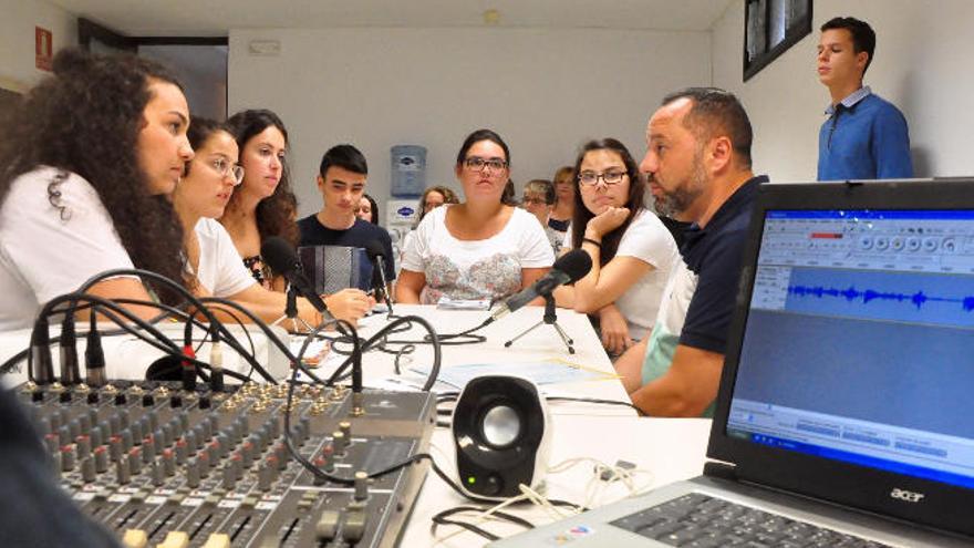 Un taller de radio integrador