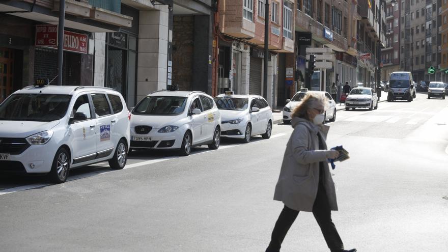 Últimos días para solicitar las ayudas de 400 euros para el sector del taxi en Avilés