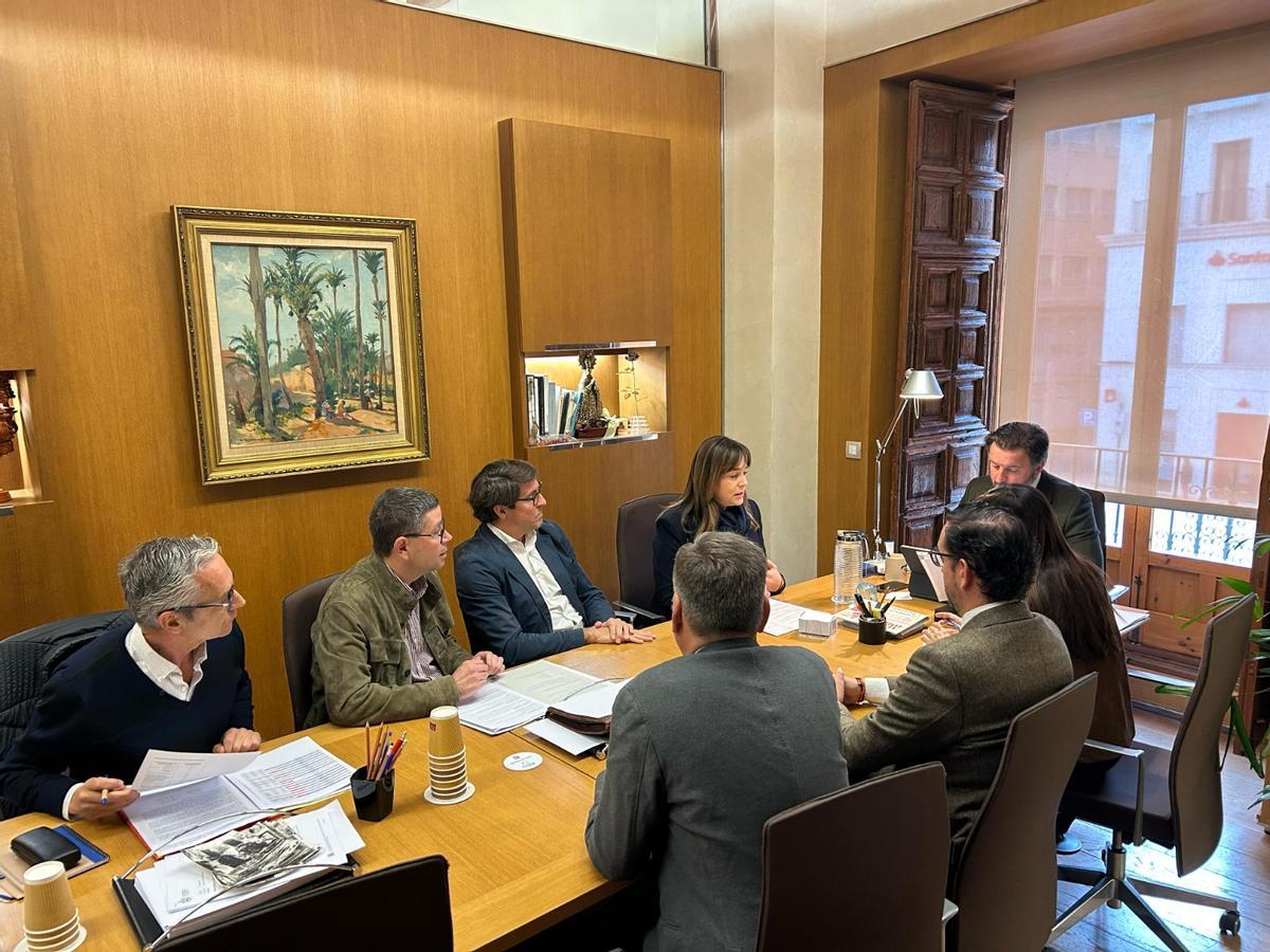 Reunión técnica entre representantes municipales y de la Diputación