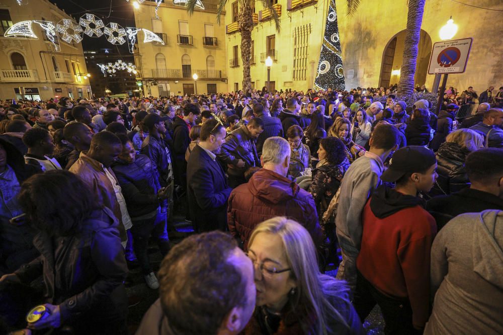 Fiesta en la Plaça Baix Nochevieja 2019 en Elche