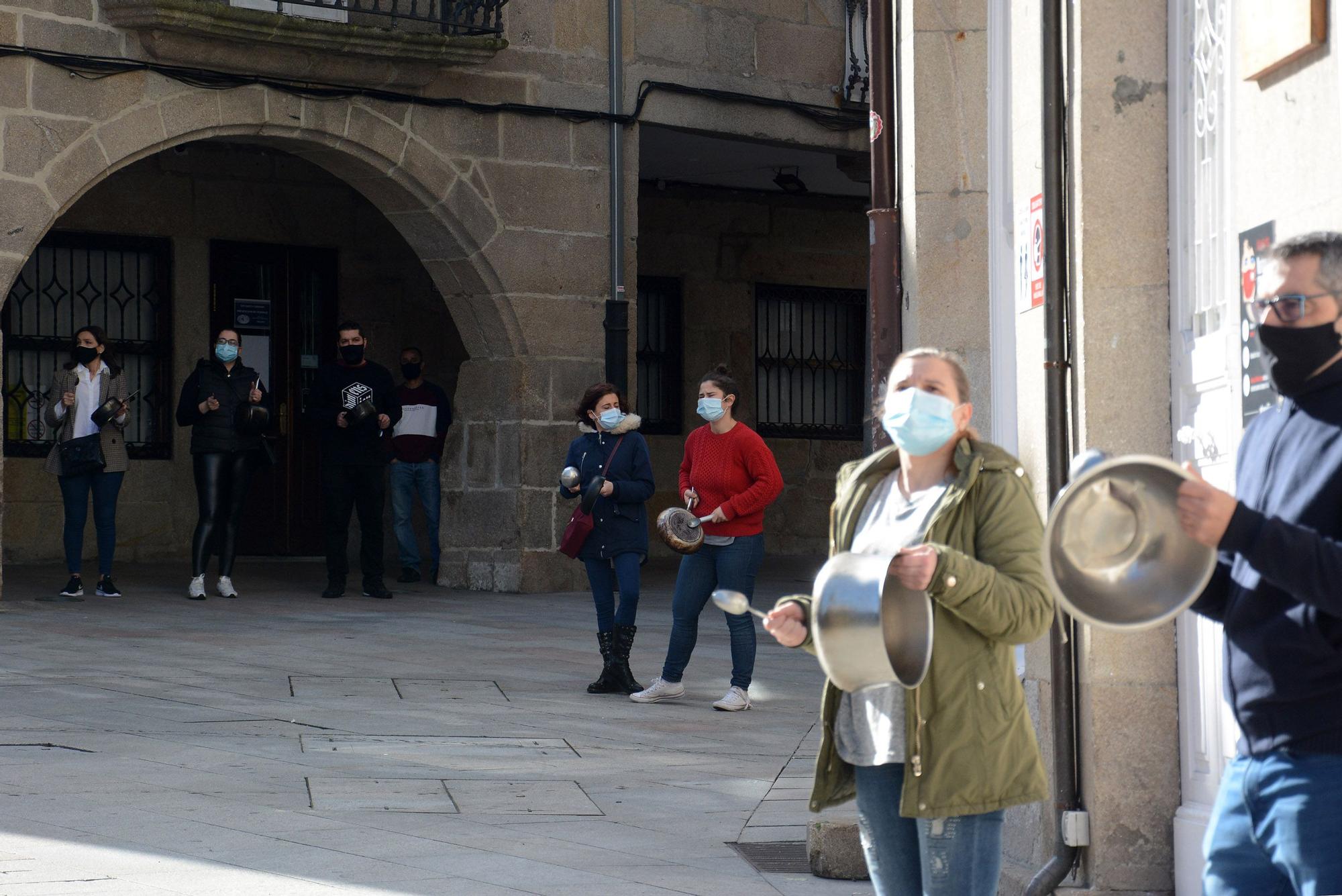 Sonora cacerolada de la hostelería contra las restricciones que ahogan al sector