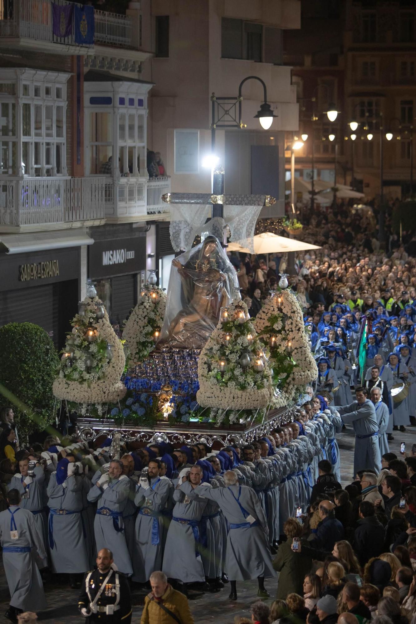 Las imágenes de la procesión de la Virgen de la Piedad el Lunes Santo en Cartagena