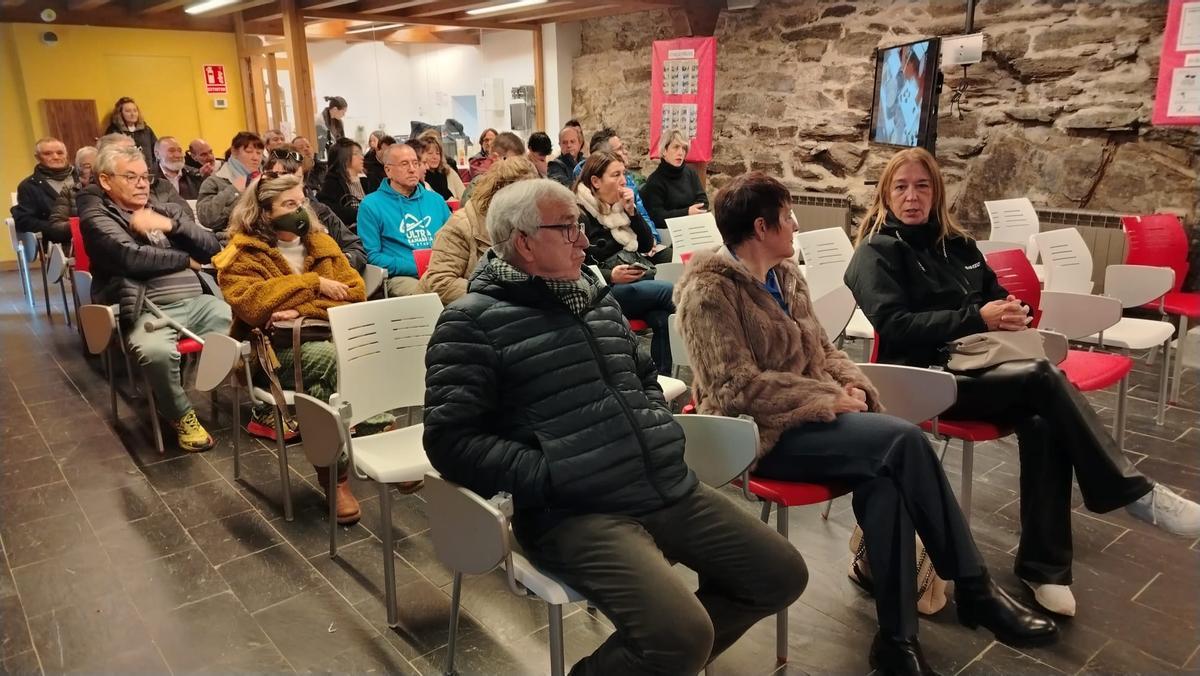 Público asistente a la masterclass de la jornada Otoño Micológico en Puebla de Sanabria.