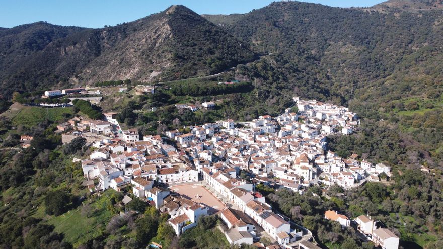 Benarrabá habilita una nueva zona de parking con más de 100 plazas