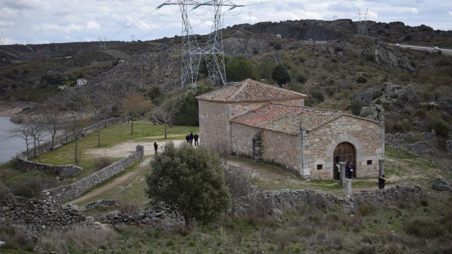 El Obispado de Zamora cederá a Muelas la ermita del Cristo para restaurarla y evitar su derrumbe