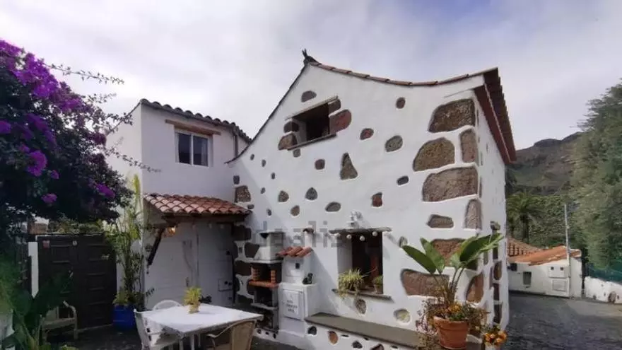 Parece sacada de Disney, pero está en Gran Canaria: la casita de cuento en Santa Lucía de Tirajana por 500 euros al mes