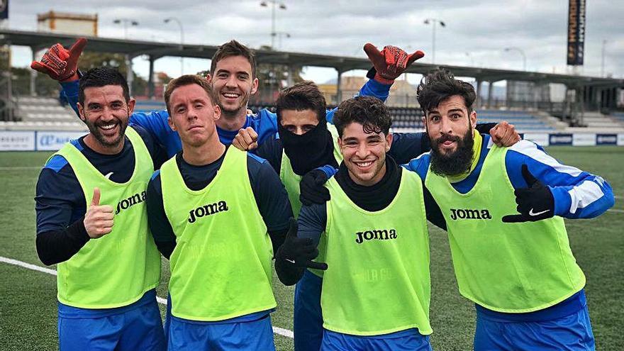 Los jugadores del Baleares entrenaron ayer en Son Malferit.