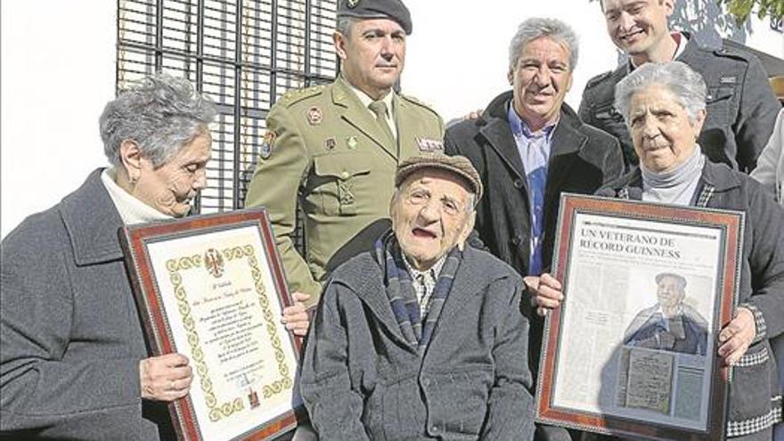 Marchena, extremeño y el europeo más longevo, cumple 112 años dando «un millón de gracias»