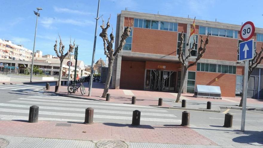 Exterior de la Comisaría de San Andrés, en Murcia.