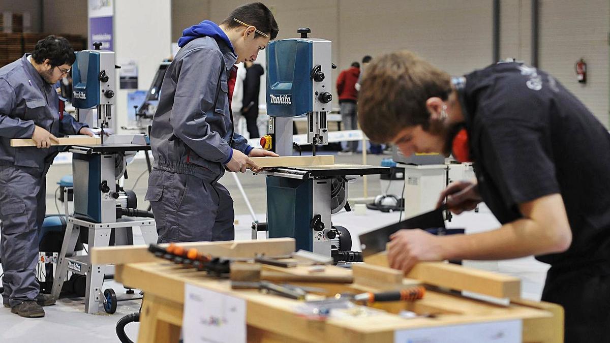 Estudiantes gallegos de Formación Profesional en una clase antes de la pandemia.   | // BERNABÉ/JAVIER LALÍN