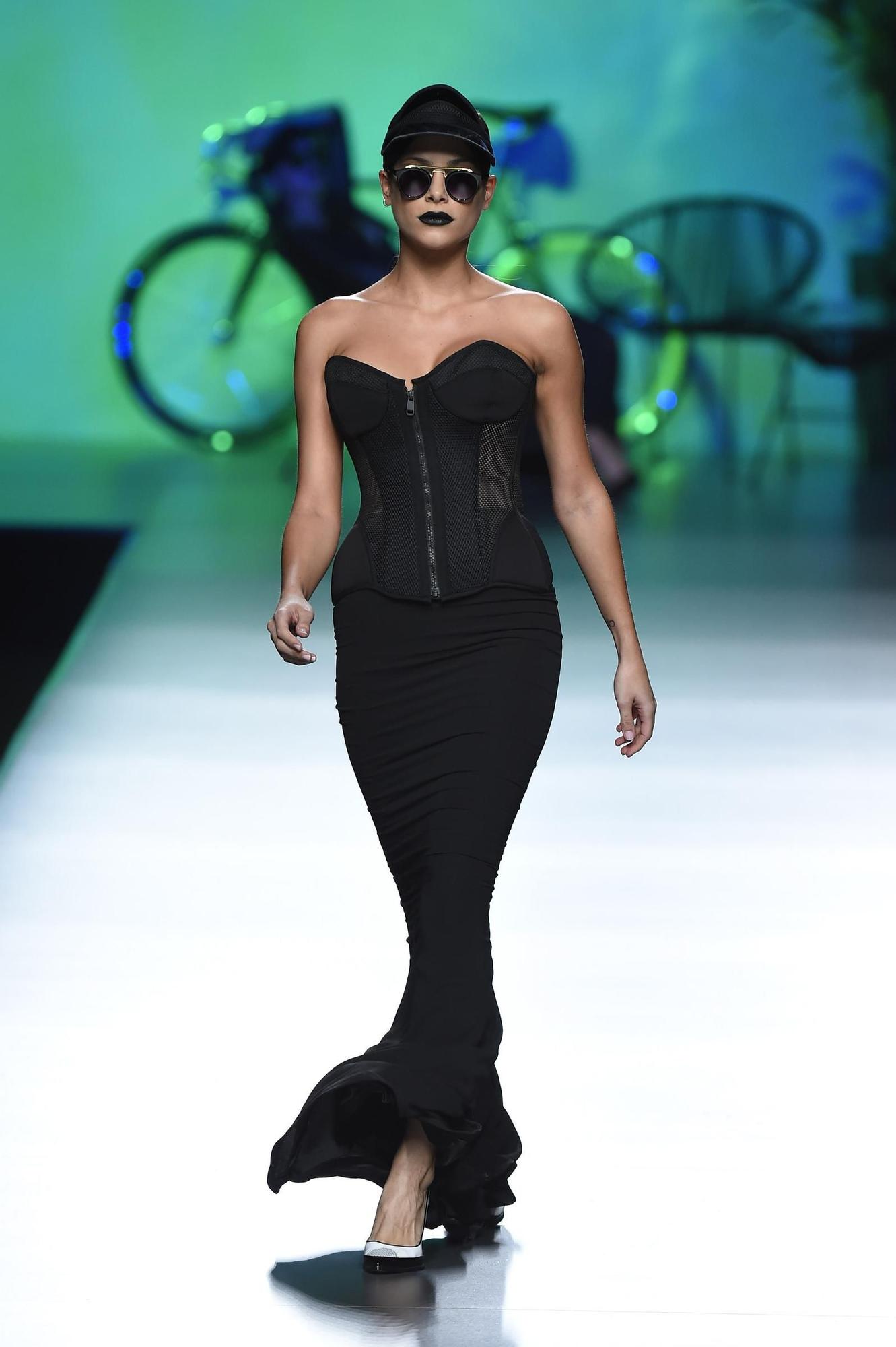 MBFWM 2015: Maya Hansen Primavera/Verano 2016, vestido largo negro