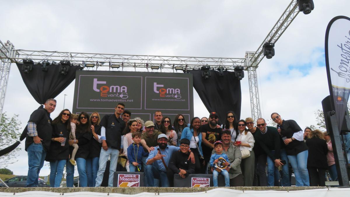 Peña ‘La Rebelión’, ganadores del concurso de paellas de la VII Fiesta de la Primavera