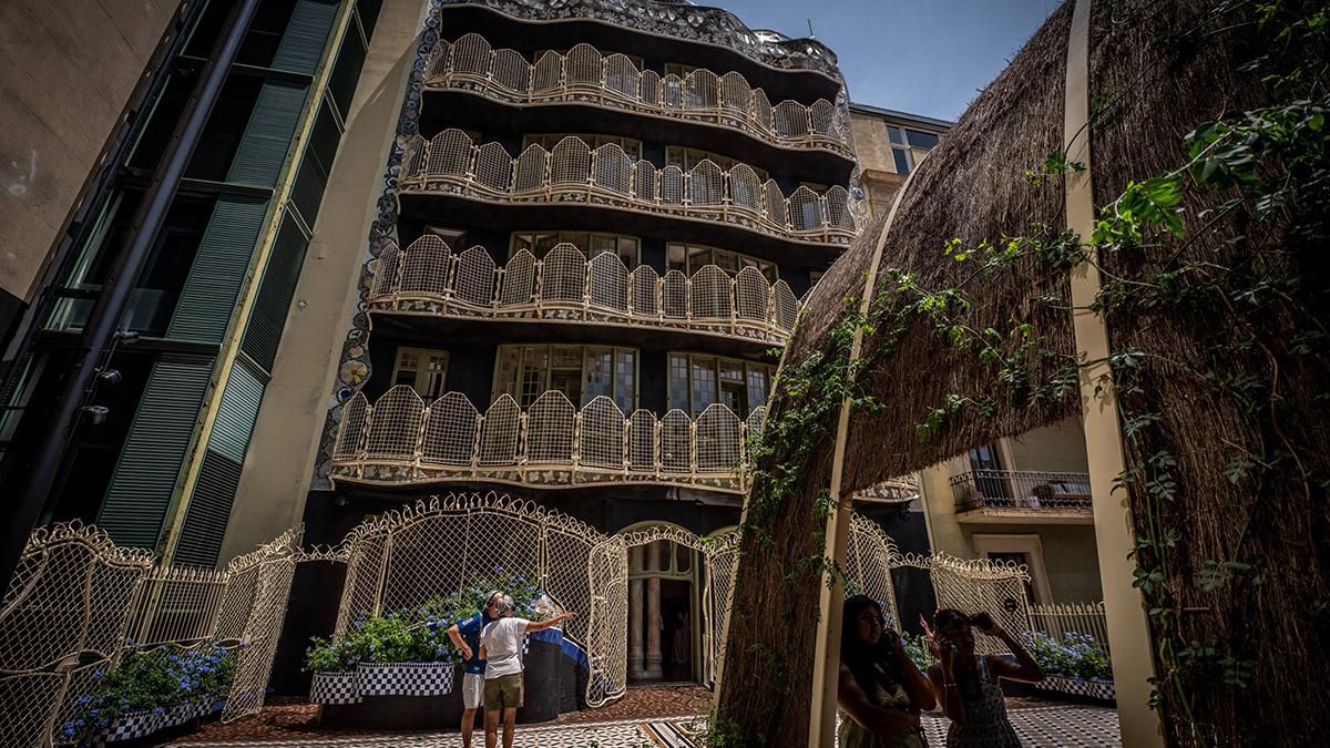 La Casa Batlló recupera sus colores originales La Casa Batlló recupera sus colores originales