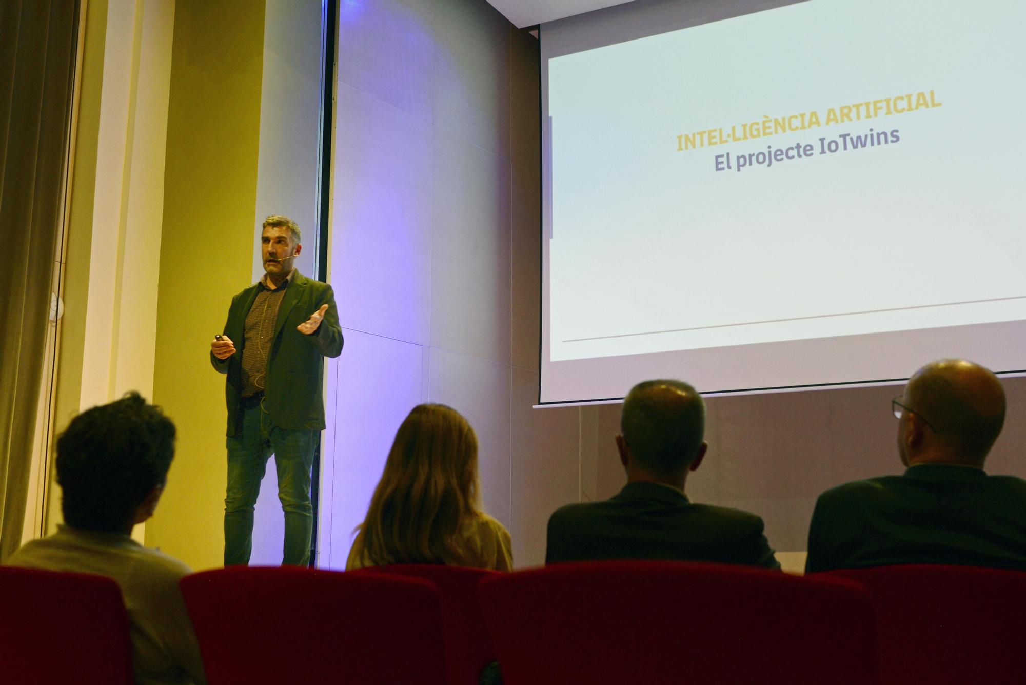 Science Needs You! omple l’Auditori Caputxins de Figueres per parlar d’Intel·ligència Artificial