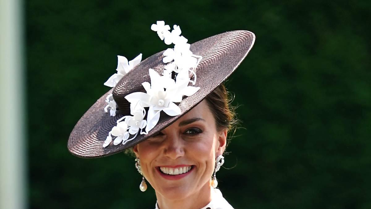 Kate Middleton vuelve a homenajear a Diana de Gales en Ascot con un elegante vestido de lunares