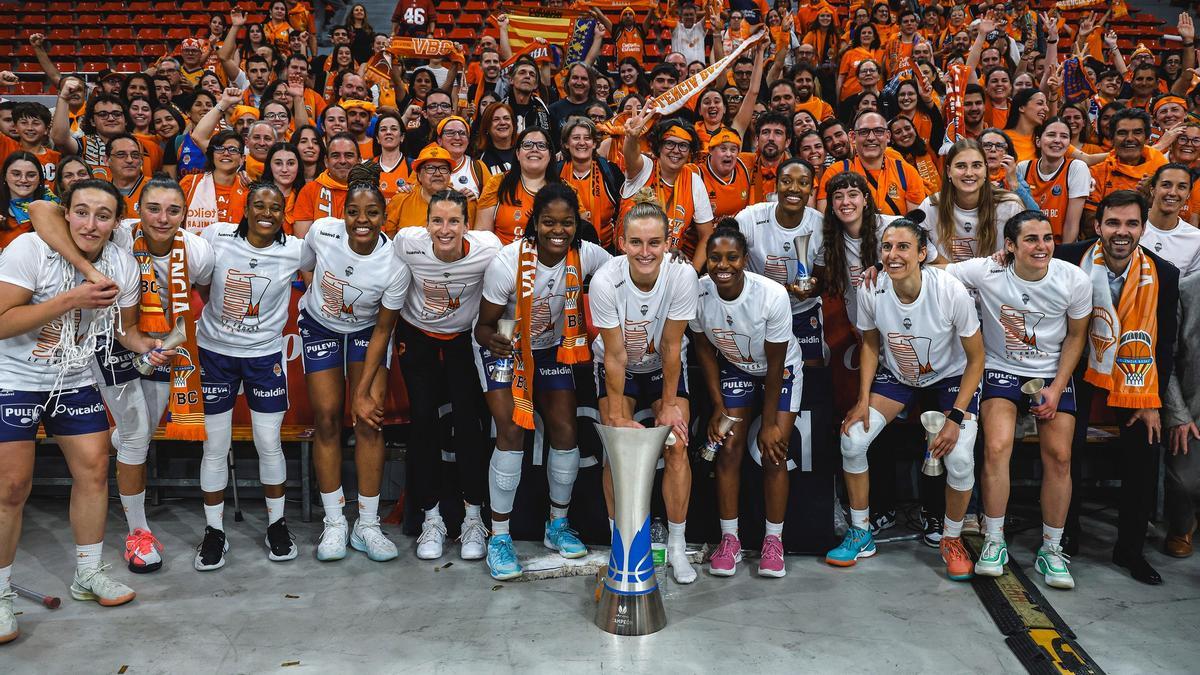 Comienzan las despedidas en el Valencia Basket tras la consecución del título de Liga.