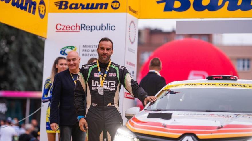 Murado, en el podio final del pasado rally Barum de la República Checa, su carrera 200. |