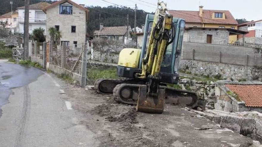 Máquinas en el vía de Vilanova. // Santos Álvarez