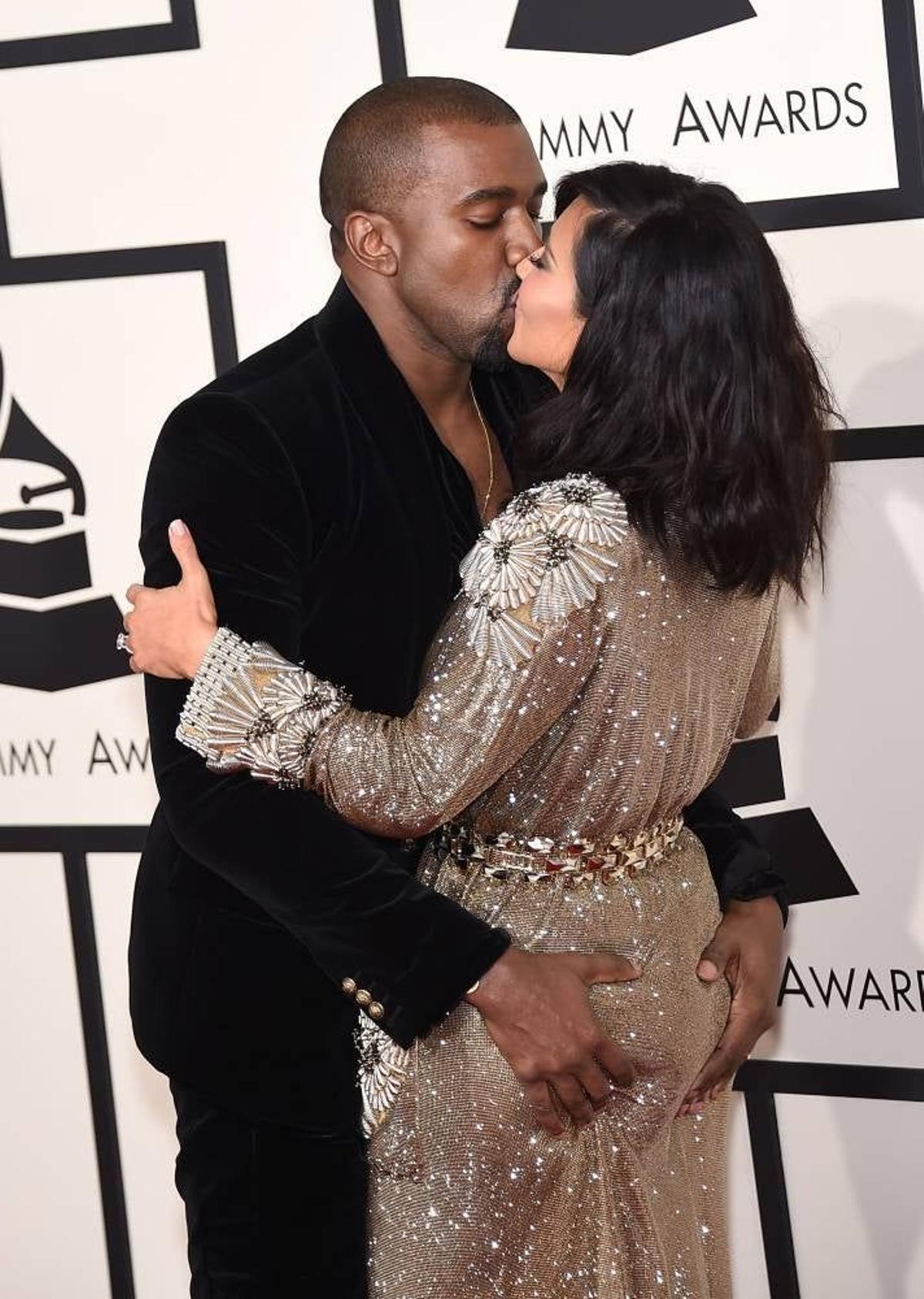 Kanye West y Kim Kardashian en un photocall: 2015