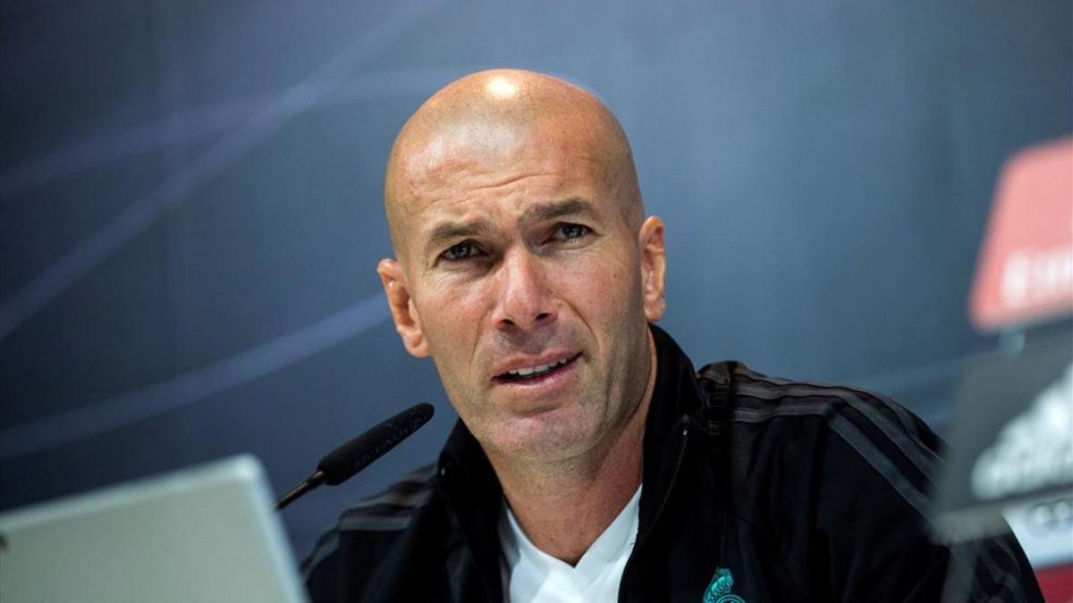 Zidane comparece ante la prensa en el estadio GSP