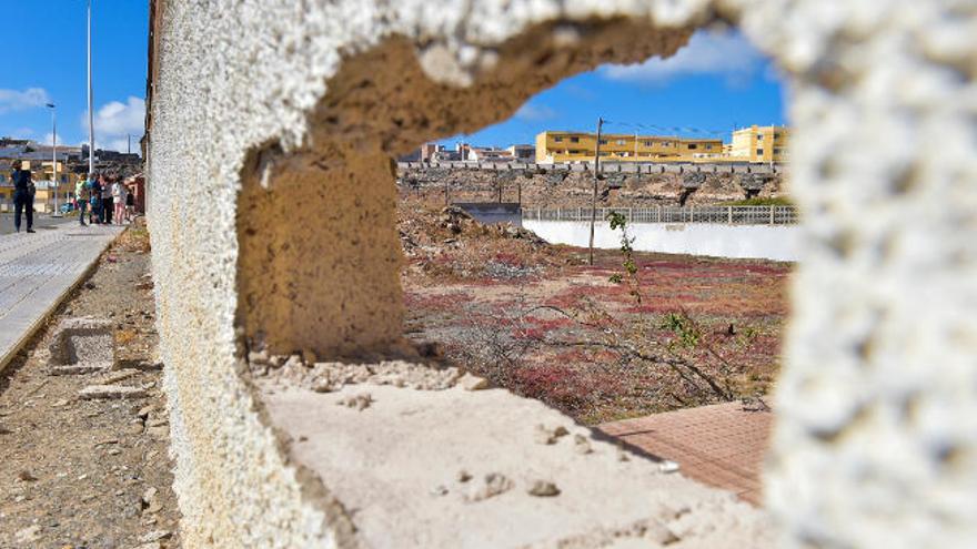 Los alumnos de La Garita estudian entre agujeros, herrumbre y sin wifi